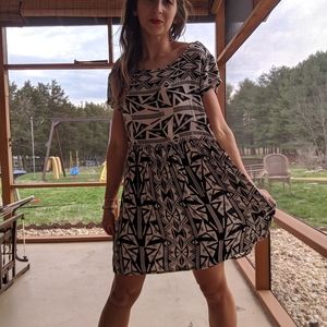 Tribal pattern backless black and white dress